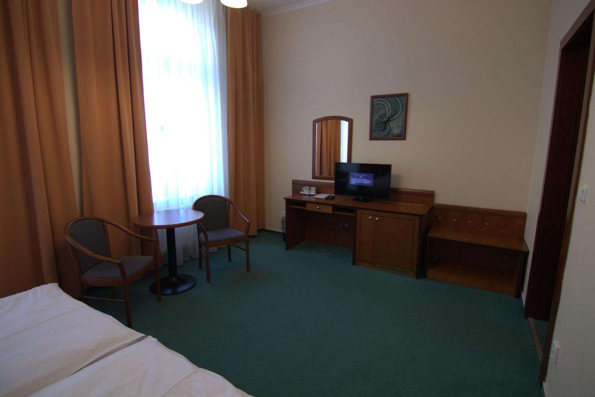 Hotel Westend 玛丽亚温泉 外观 照片